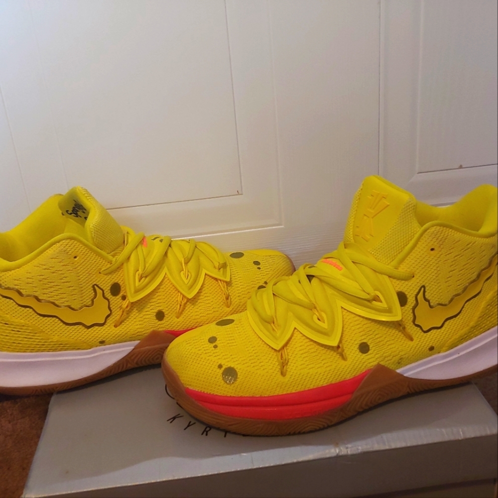 Nike Kyrie 5 SpongeBob Edition Men's Size 10